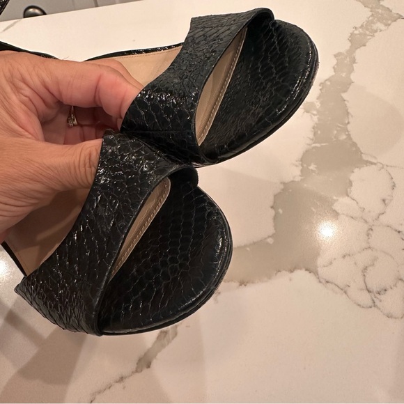 Via Spiga Womens Open Toe Ankle Strap Wedge Sandals Size 8 Black Snake Leather - Picture 5 of 13